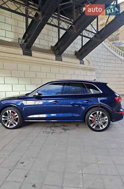 Позашляховик / Кросовер Audi SQ5 2018 в 