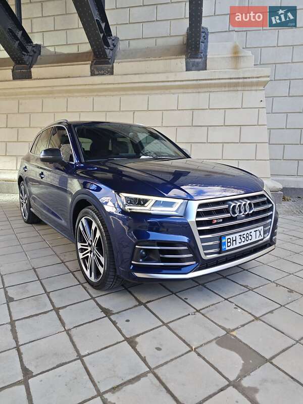 Внедорожник / Кроссовер Audi SQ5 2018 в 