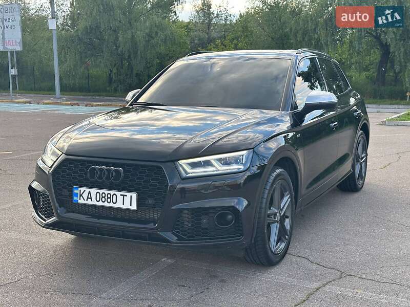 Внедорожник / Кроссовер Audi SQ5 2017 в 