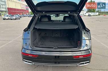 Внедорожник / Кроссовер Audi SQ5 2017 в 