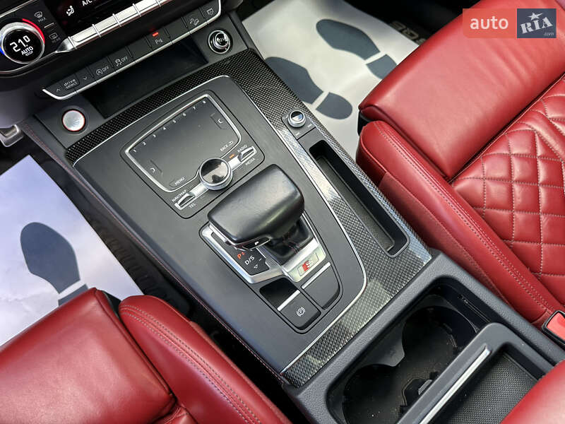 Внедорожник / Кроссовер Audi SQ5 2018 в Киеве