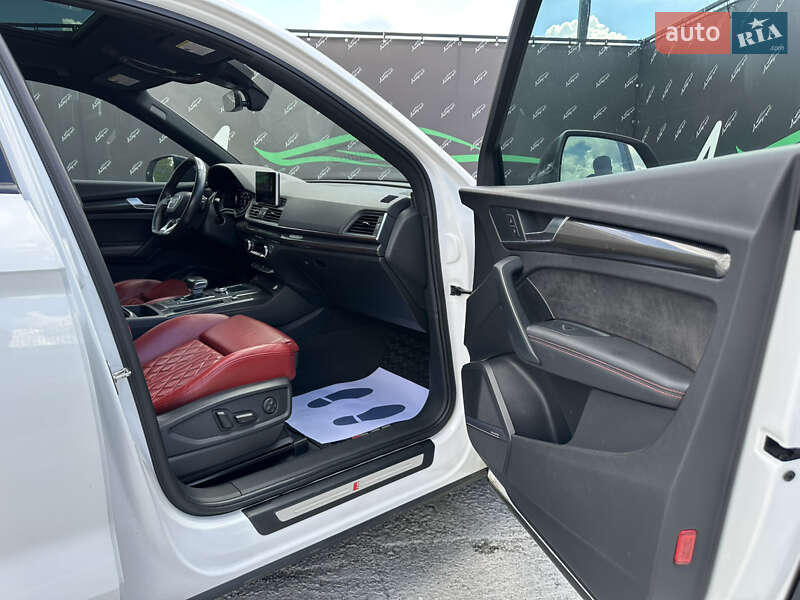 Внедорожник / Кроссовер Audi SQ5 2018 в Киеве