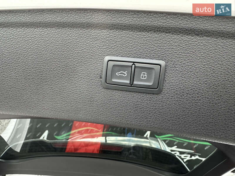 Внедорожник / Кроссовер Audi SQ5 2018 в Киеве