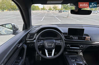 Внедорожник / Кроссовер Audi SQ5 2017 в 