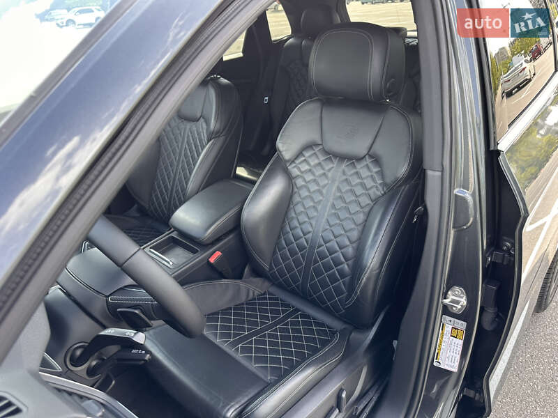 Внедорожник / Кроссовер Audi SQ5 2017 в Киеве