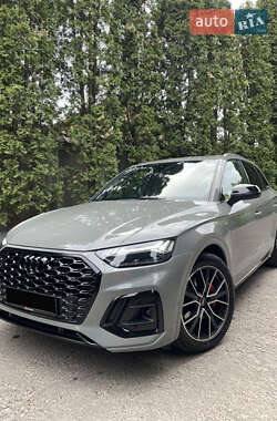 Внедорожник / Кроссовер Audi SQ5 2022 в 