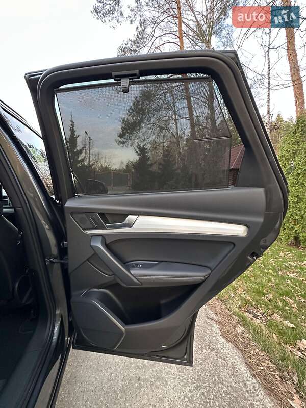 Внедорожник / Кроссовер Audi SQ5 2020 в Киеве