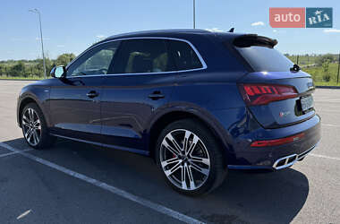 Внедорожник / Кроссовер Audi SQ5 2017 в 
