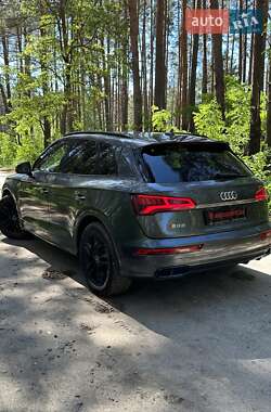 Внедорожник / Кроссовер Audi SQ5 2017 в 