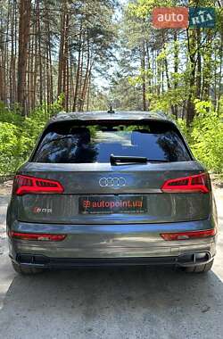 Внедорожник / Кроссовер Audi SQ5 2017 в 