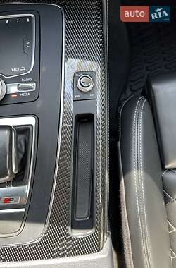 Внедорожник / Кроссовер Audi SQ5 2017 в 