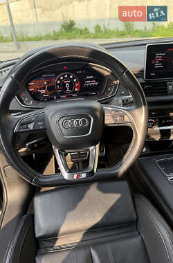 Внедорожник / Кроссовер Audi SQ5 2018 в 