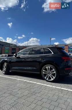Внедорожник / Кроссовер Audi SQ5 2017 в 