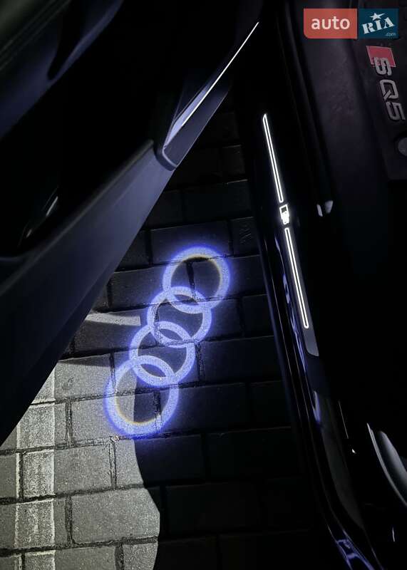 Позашляховик / Кросовер Audi SQ5 2017 в Львові