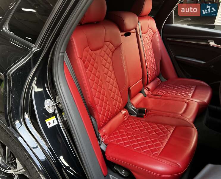 Внедорожник / Кроссовер Audi SQ5 2020 в Киеве