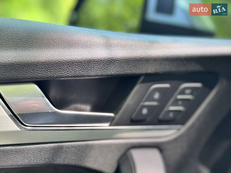 Позашляховик / Кросовер Audi SQ5 2018 в Києві
