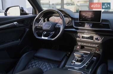 Внедорожник / Кроссовер Audi SQ5 2018 в 