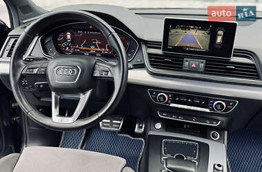 Внедорожник / Кроссовер Audi SQ5 2017 в 