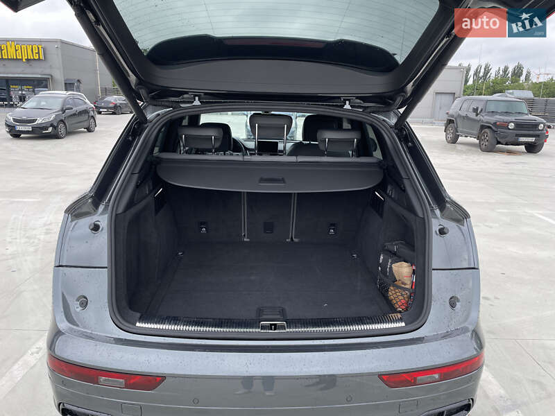 Позашляховик / Кросовер Audi SQ5 2018 в Києві