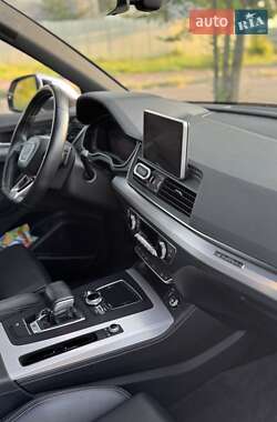 Внедорожник / Кроссовер Audi SQ5 2018 в 