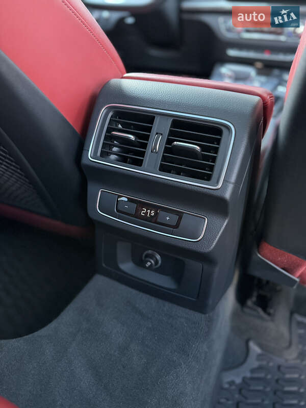 Позашляховик / Кросовер Audi SQ5 2018 в Києві