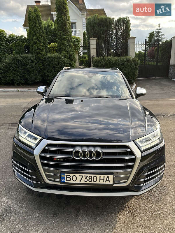 Внедорожник / Кроссовер Audi SQ5 2017 в 