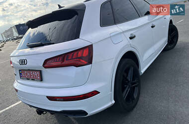 Внедорожник / Кроссовер Audi SQ5 2018 в 