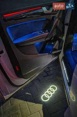 Внедорожник / Кроссовер Audi SQ5 2019 в 