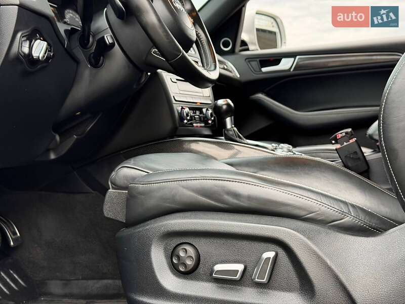 Внедорожник / Кроссовер Audi SQ5 2015 в Киеве