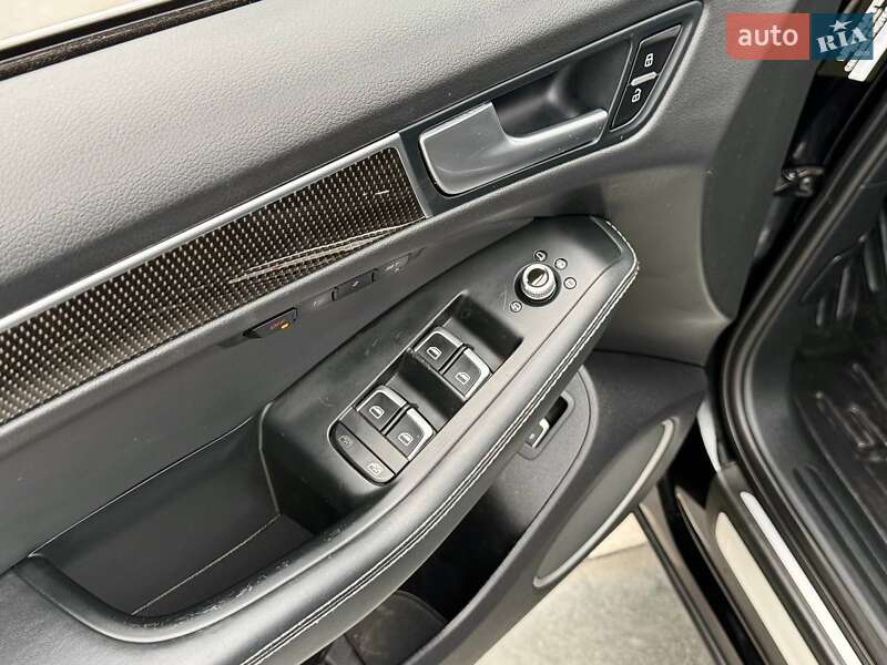 Внедорожник / Кроссовер Audi SQ5 2015 в Киеве