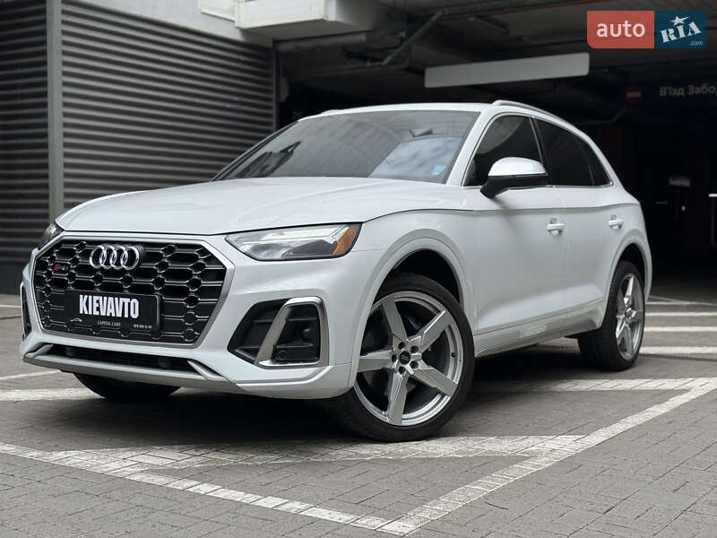 Внедорожник / Кроссовер Audi SQ5 2024 в 