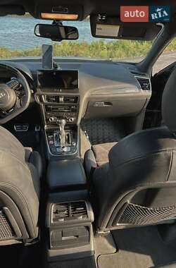 Внедорожник / Кроссовер Audi SQ5 2013 в 