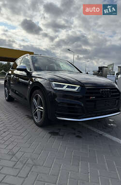 Внедорожник / Кроссовер Audi SQ5 2017 в 
