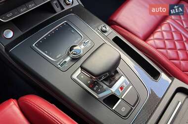 Внедорожник / Кроссовер Audi SQ5 2019 в 