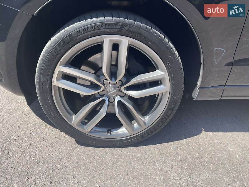 Позашляховик / Кросовер Audi SQ5 2014 в Кам'янському