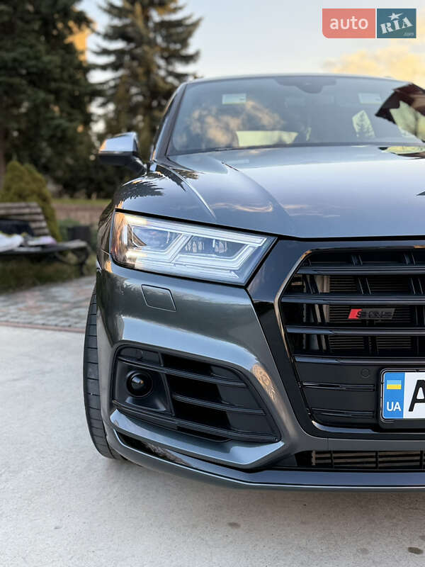 Внедорожник / Кроссовер Audi SQ5 2018 в Коростене