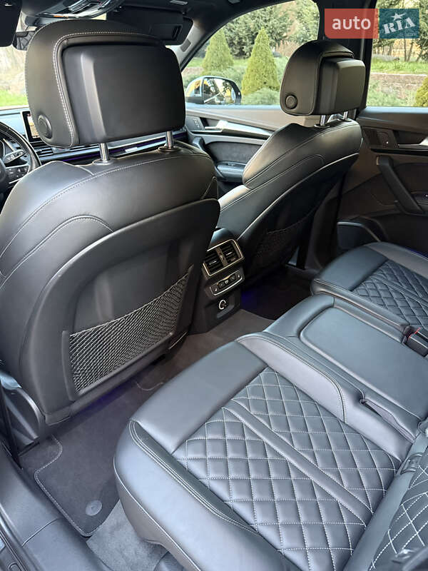 Внедорожник / Кроссовер Audi SQ5 2018 в Коростене