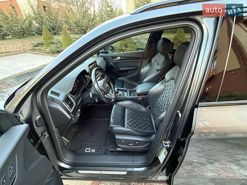 Внедорожник / Кроссовер Audi SQ5 2018 в Коростене