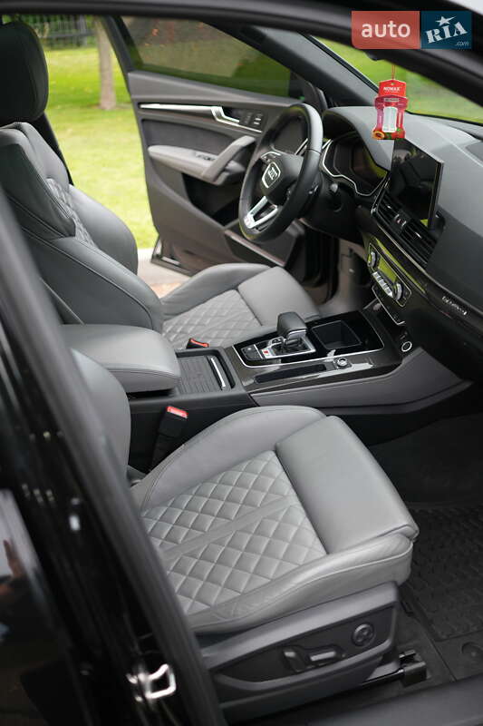 Внедорожник / Кроссовер Audi SQ5 2020 в Киеве
