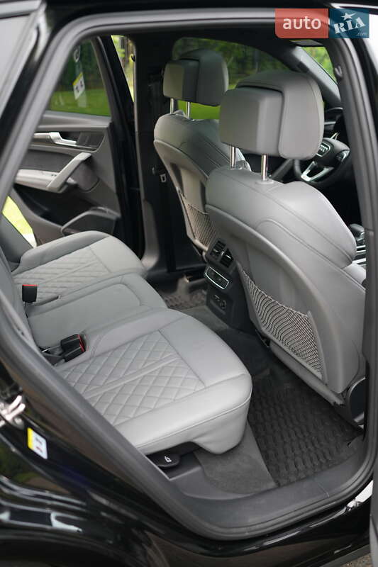 Внедорожник / Кроссовер Audi SQ5 2020 в Киеве