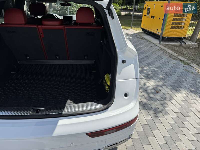 Позашляховик / Кросовер Audi SQ5 2017 в Києві