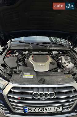 Внедорожник / Кроссовер Audi SQ5 2017 в 