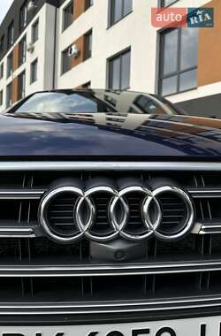 Внедорожник / Кроссовер Audi SQ5 2017 в 