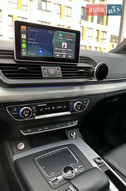 Внедорожник / Кроссовер Audi SQ5 2017 в 