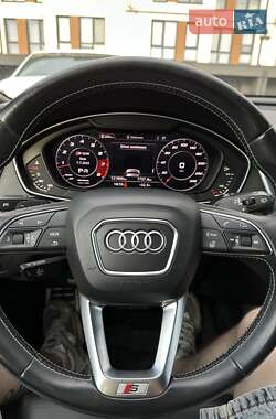 Внедорожник / Кроссовер Audi SQ5 2017 в 