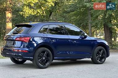 Внедорожник / Кроссовер Audi SQ5 2017 в 
