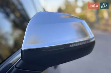 Внедорожник / Кроссовер Audi SQ5 2017 в 