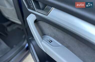Внедорожник / Кроссовер Audi SQ5 2017 в 