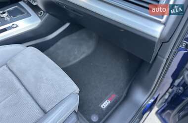Внедорожник / Кроссовер Audi SQ5 2017 в 