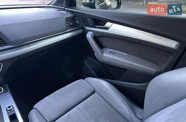 Внедорожник / Кроссовер Audi SQ5 2017 в 